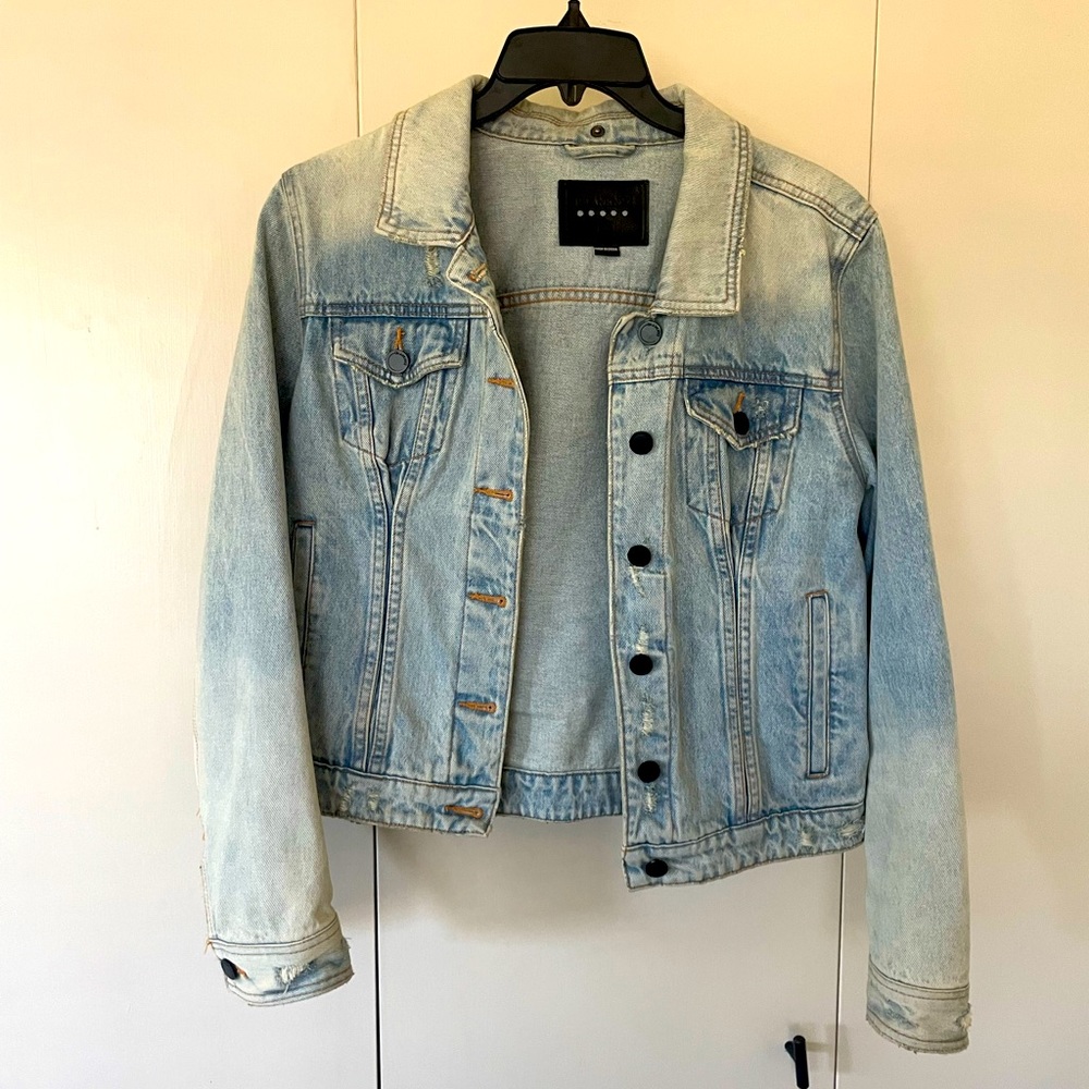 BlankNYC Light Wash Distressed Denim Jean Jacket L Slouchy 90s Grunge Cotton